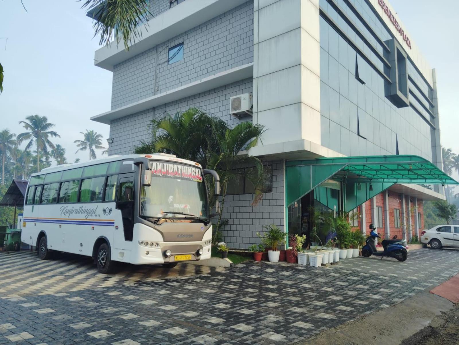 Ebenezer Plaza Hotel Nedumbassery Exterior photo