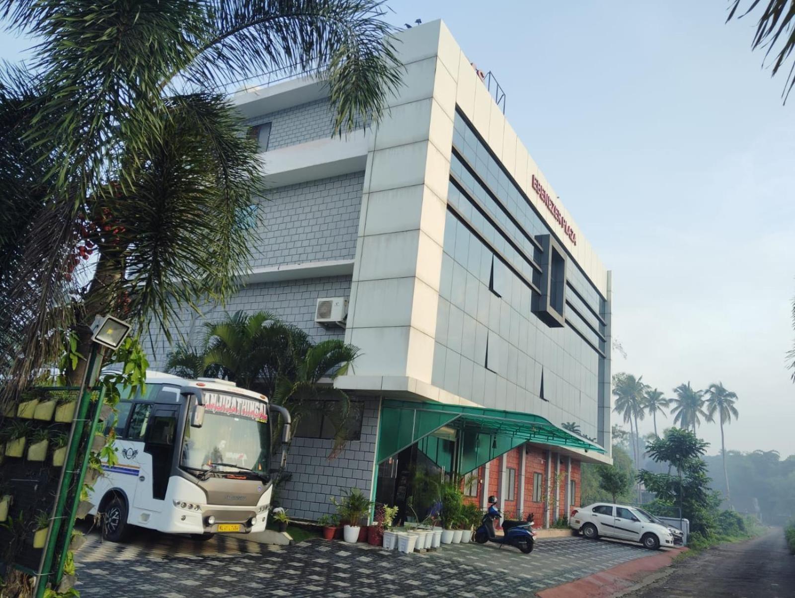 Ebenezer Plaza Hotel Nedumbassery Exterior photo