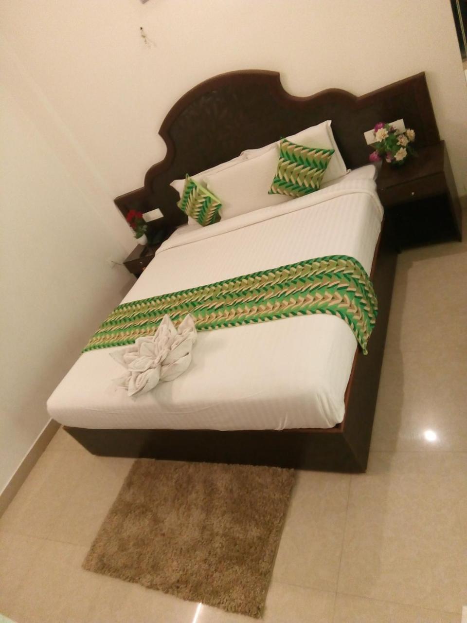 Ebenezer Plaza Hotel Nedumbassery Exterior photo